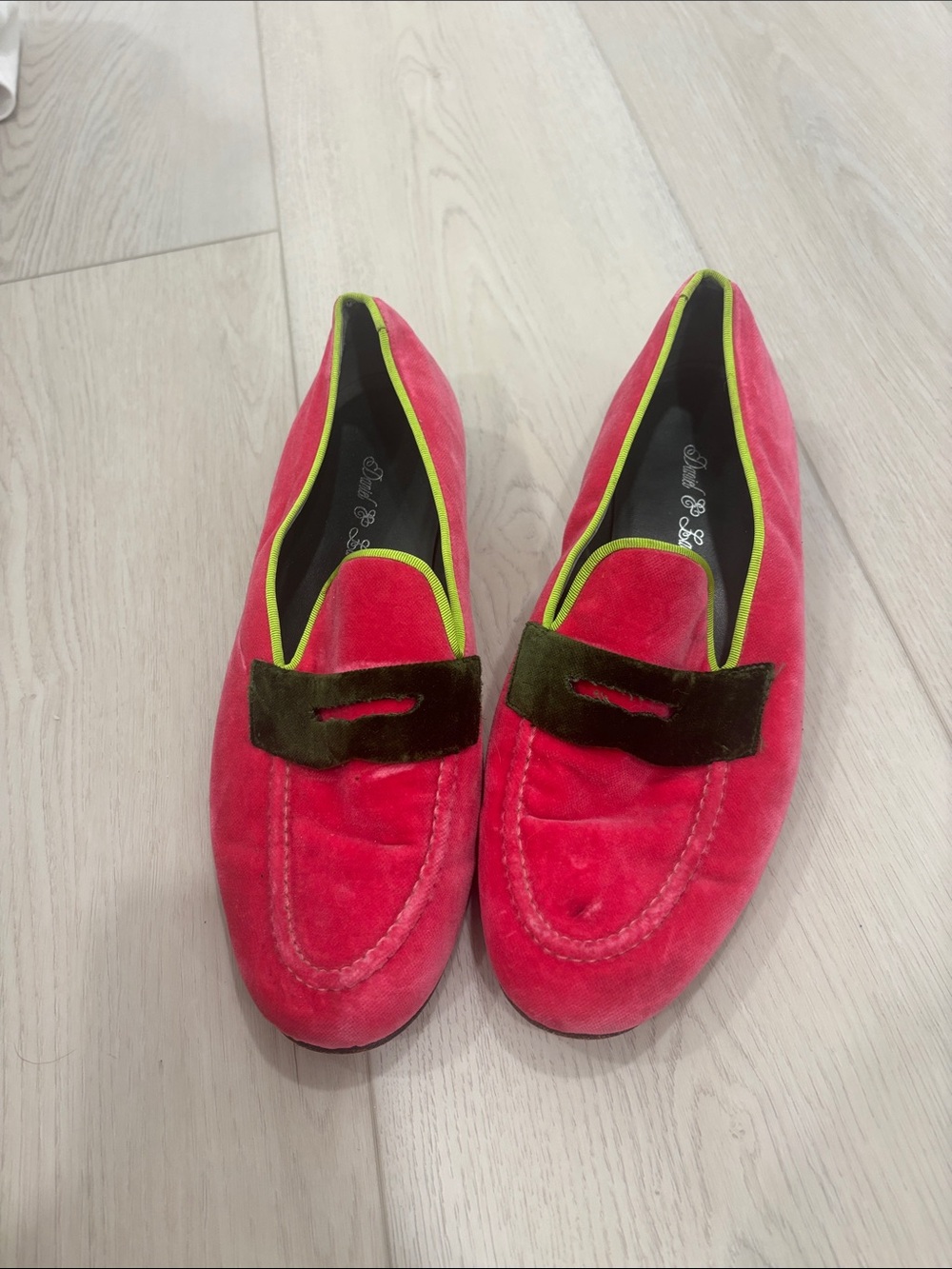 Daniel & Lade men’s Pink Velvet Loafers with Olive Accent
